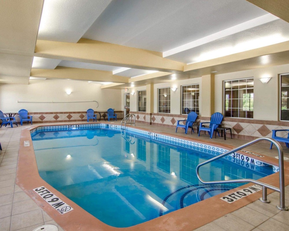 Sleep Inn & Suites Springdale West 5/33