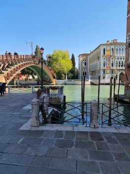 Friendly Venice Suites 19/48