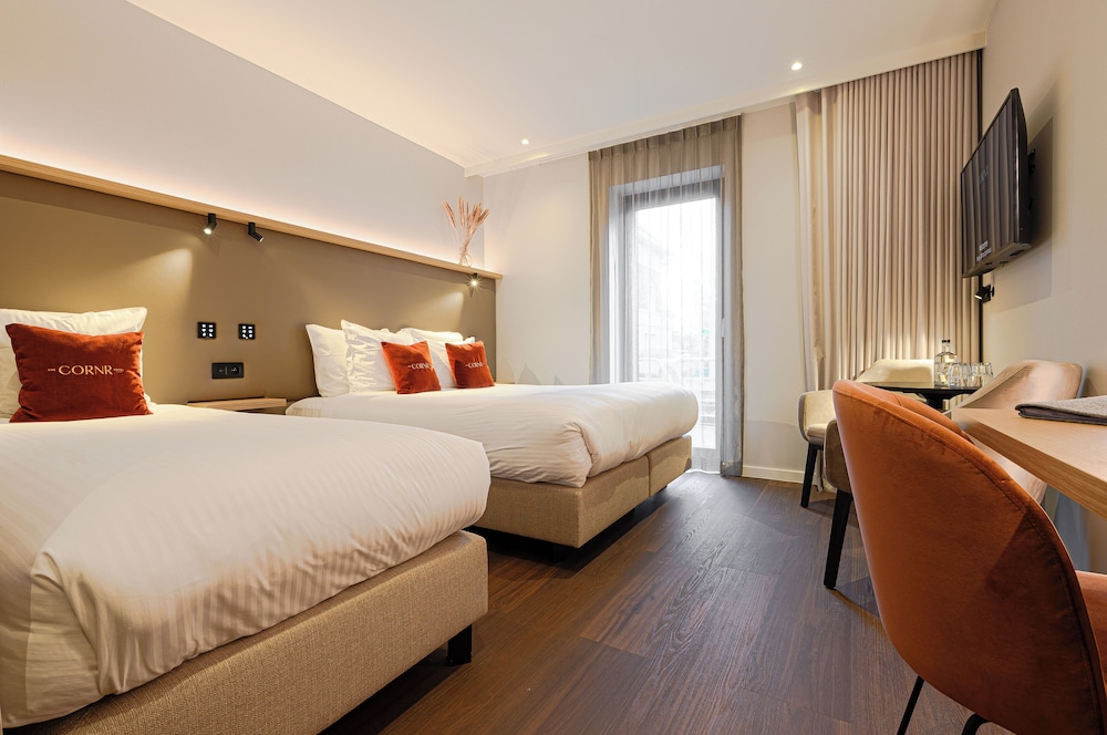The CORNR Hotel 22/69
