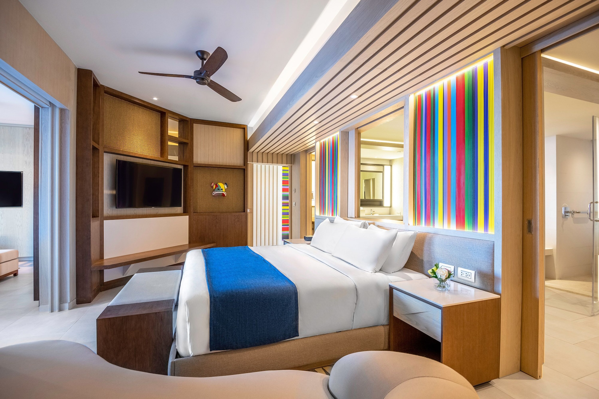 1 Bedroom, Swim Up, Master, Club, Suite, King Bed