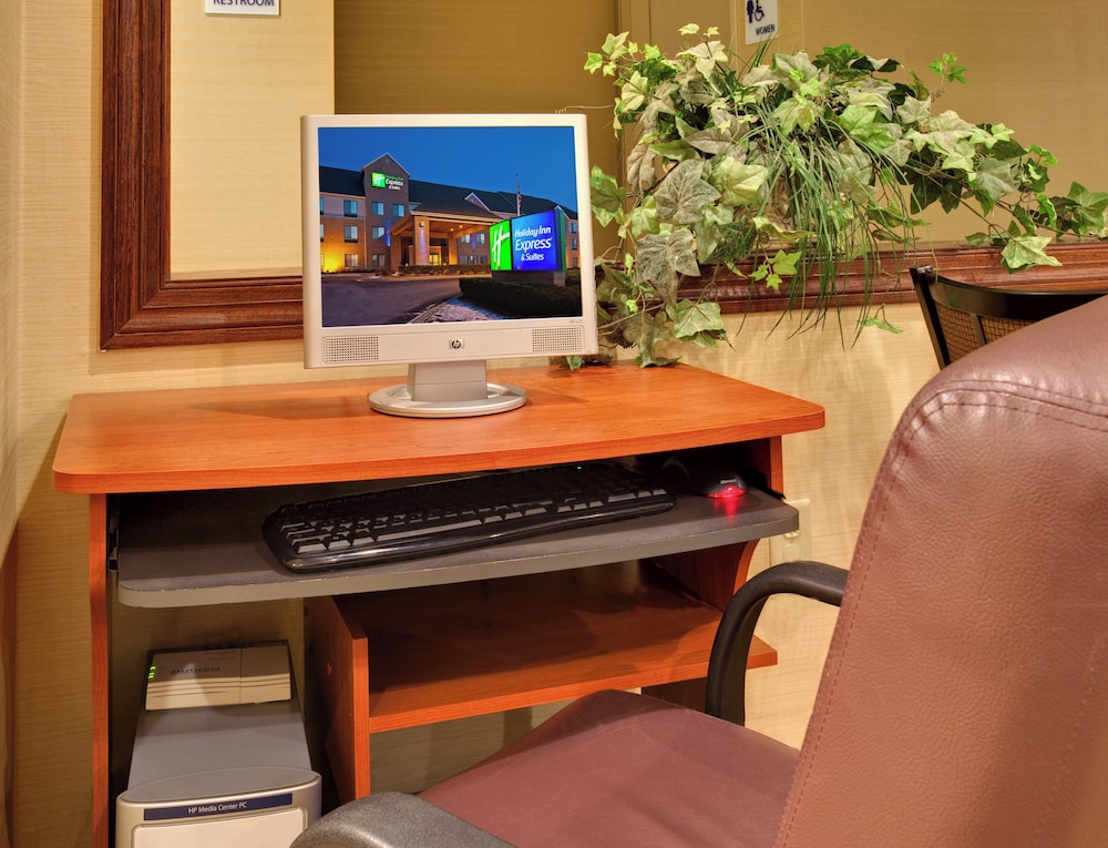 Holiday Inn Express Hotel And Suites Pleasant Prairie Kenosha 32/41