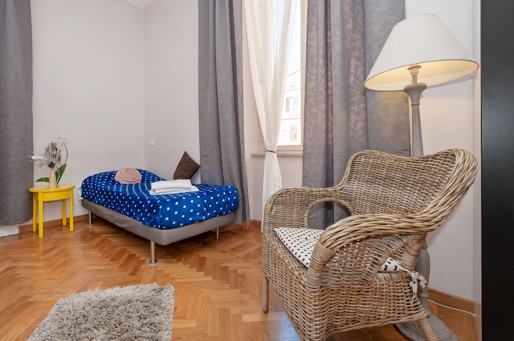Il Sesto Suites Central 35/50