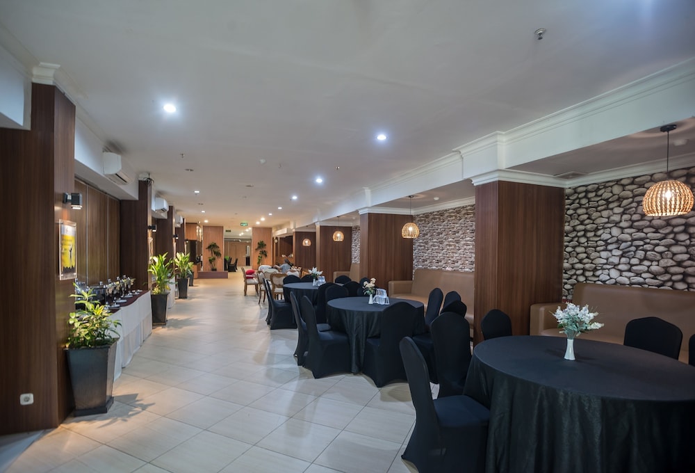 Royal Park Hotel Samarinda 41/51
