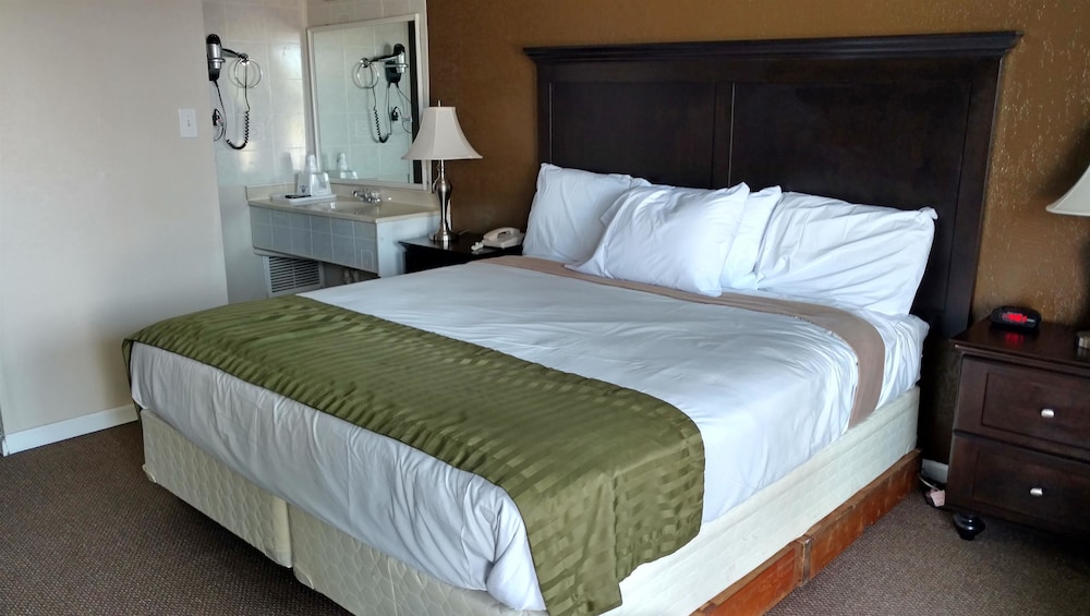 Americas Best Value Inn & Suites Kansas City 16/36