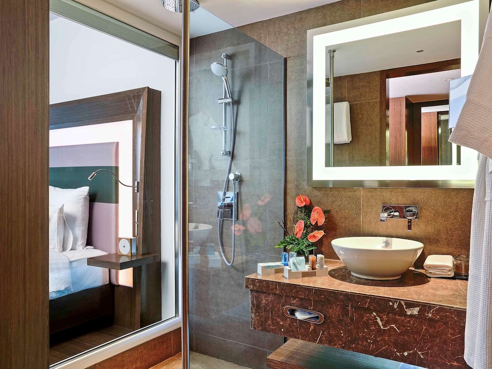 Novotel Chennai Sipcot 75/75