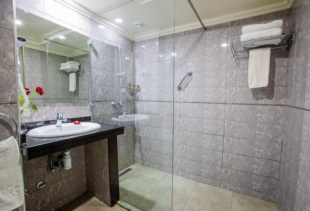 غرفة قياسية بسريرين منفصلين بإطلالة على الشاطئ مع أريكة، Argana Hotel 5/10
