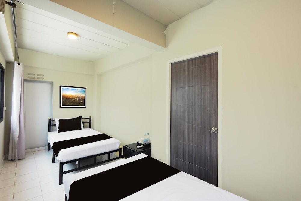 RQ Bangkok Huai Khwang by Collection O 25/61