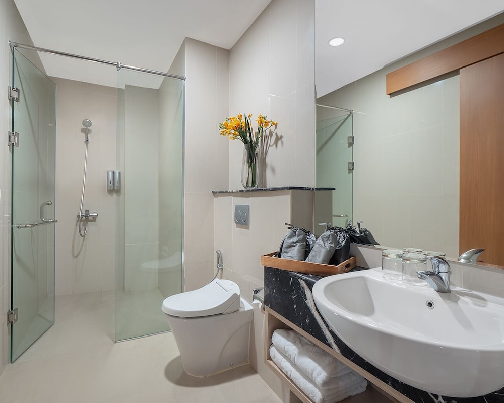 Suite, 1 King and 1 Single Beds
