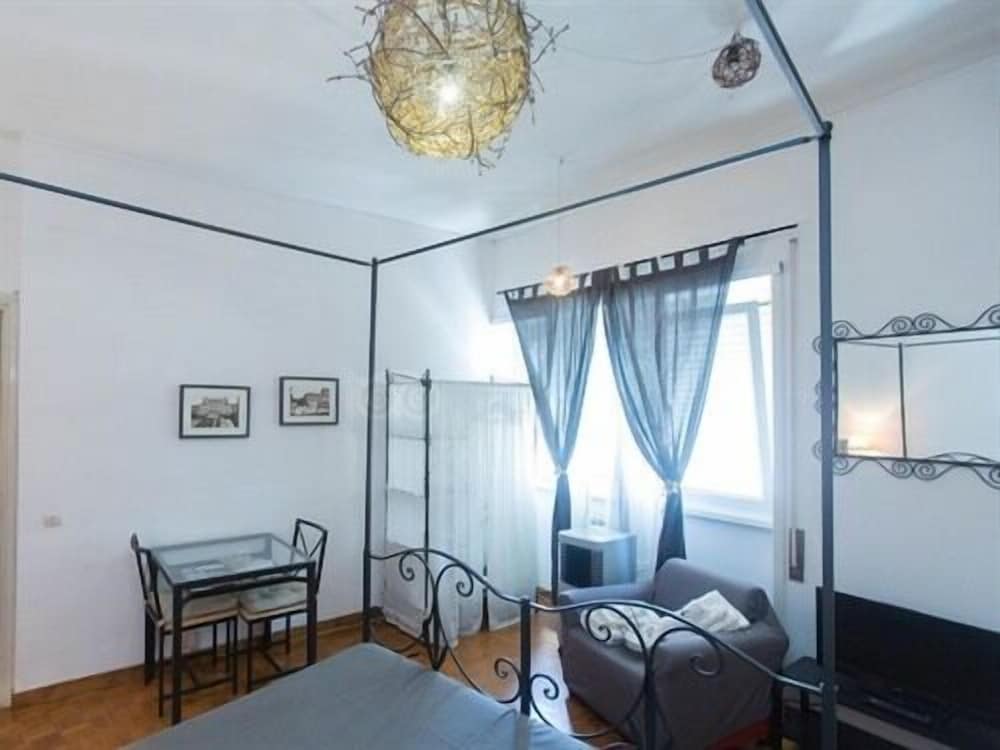 Le Fate Apartments 13/47