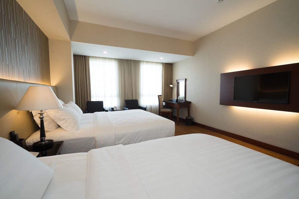 Premium, Family, 1 Queen and 1 Single Bed, with View