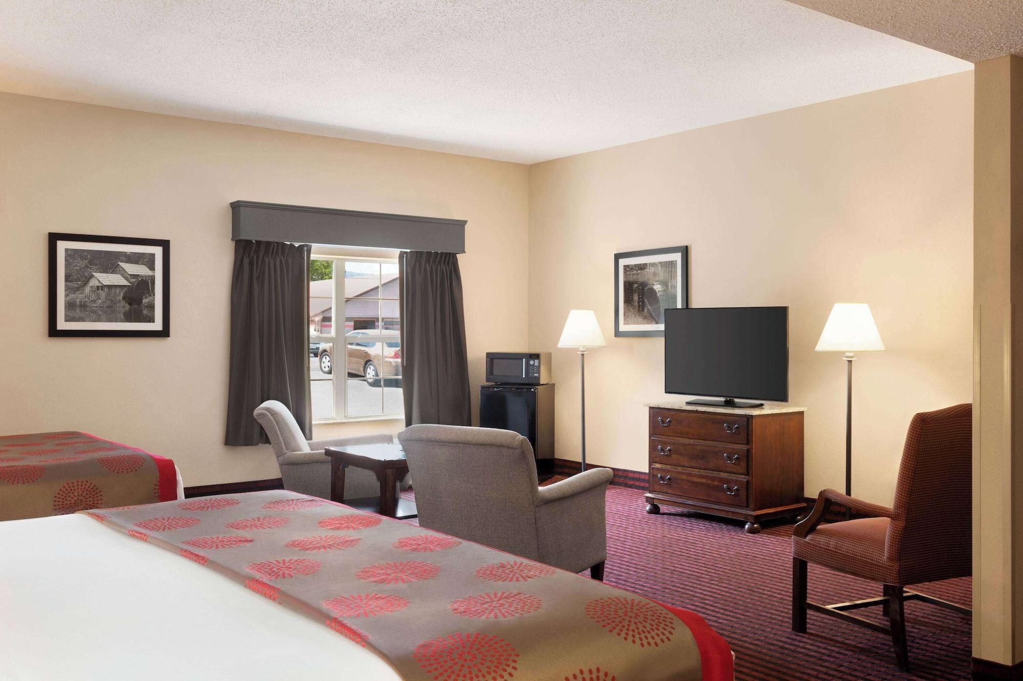 Studio, Suite, Multiple Beds