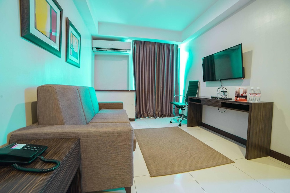West Avenue Suites 14/21
