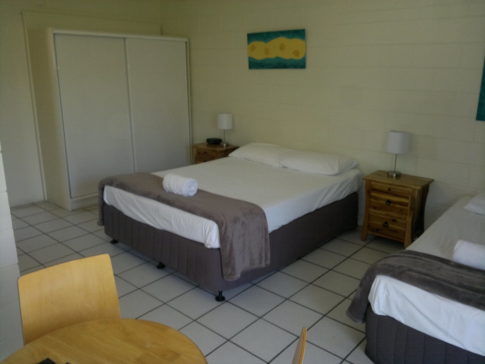 استوديو بسرير كوين، WHITSUNDAY ON THE BEACH 2/2