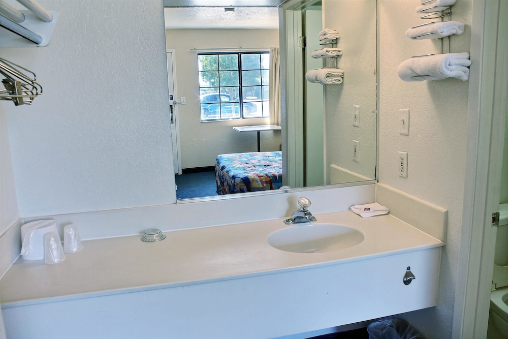 Vagabond Inn Buttonwillow North I-5 31/39