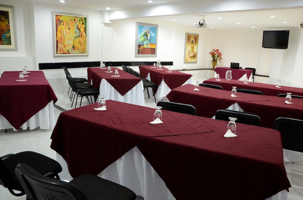 Hotel Karlo 42/50