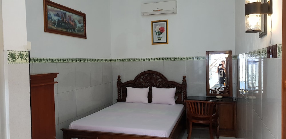 OYO 2753 Irma's Residence 35/44