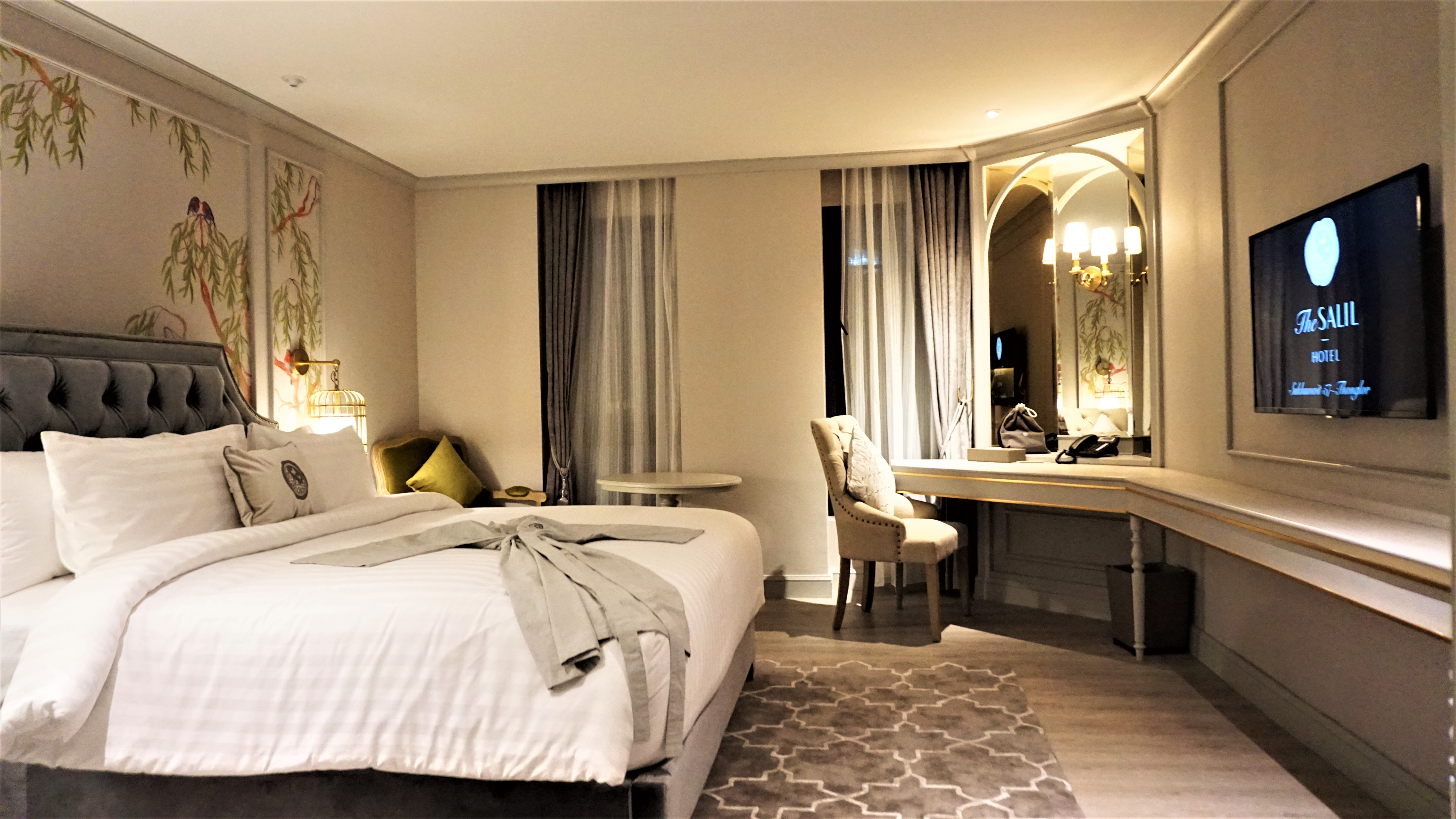 PREMIER ROOM