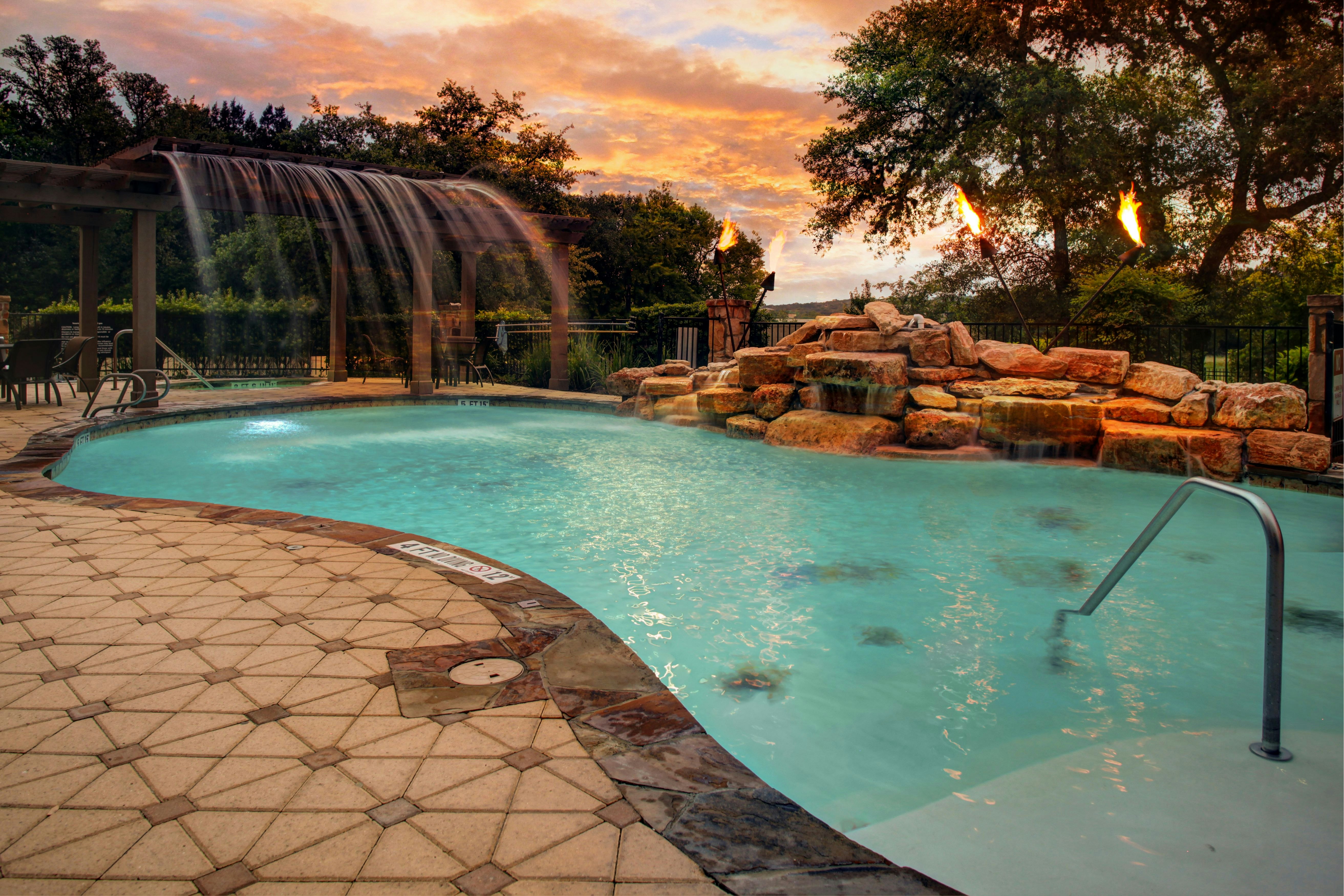 Hampton Inn Suites Boerne 61/63