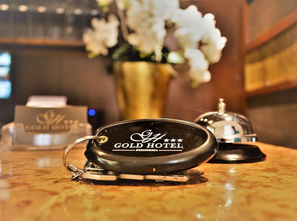 Gold Hotel 19/50