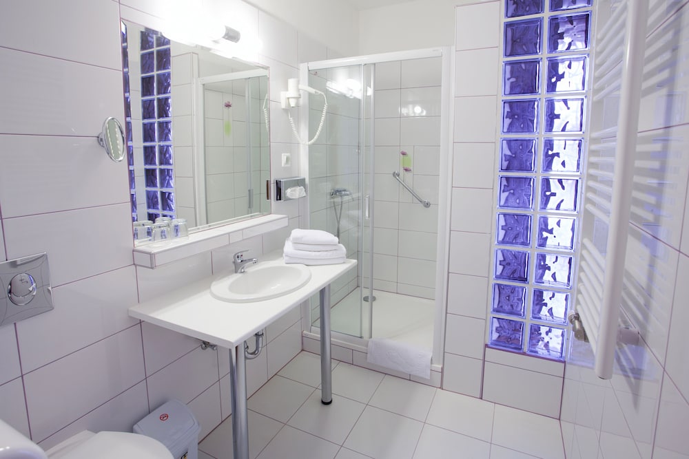 Pannonia Hotel 47/50