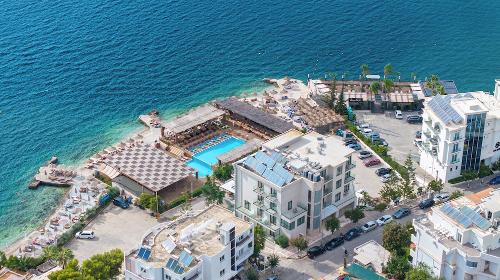 GRAND HOTEL SARANDA 48/50