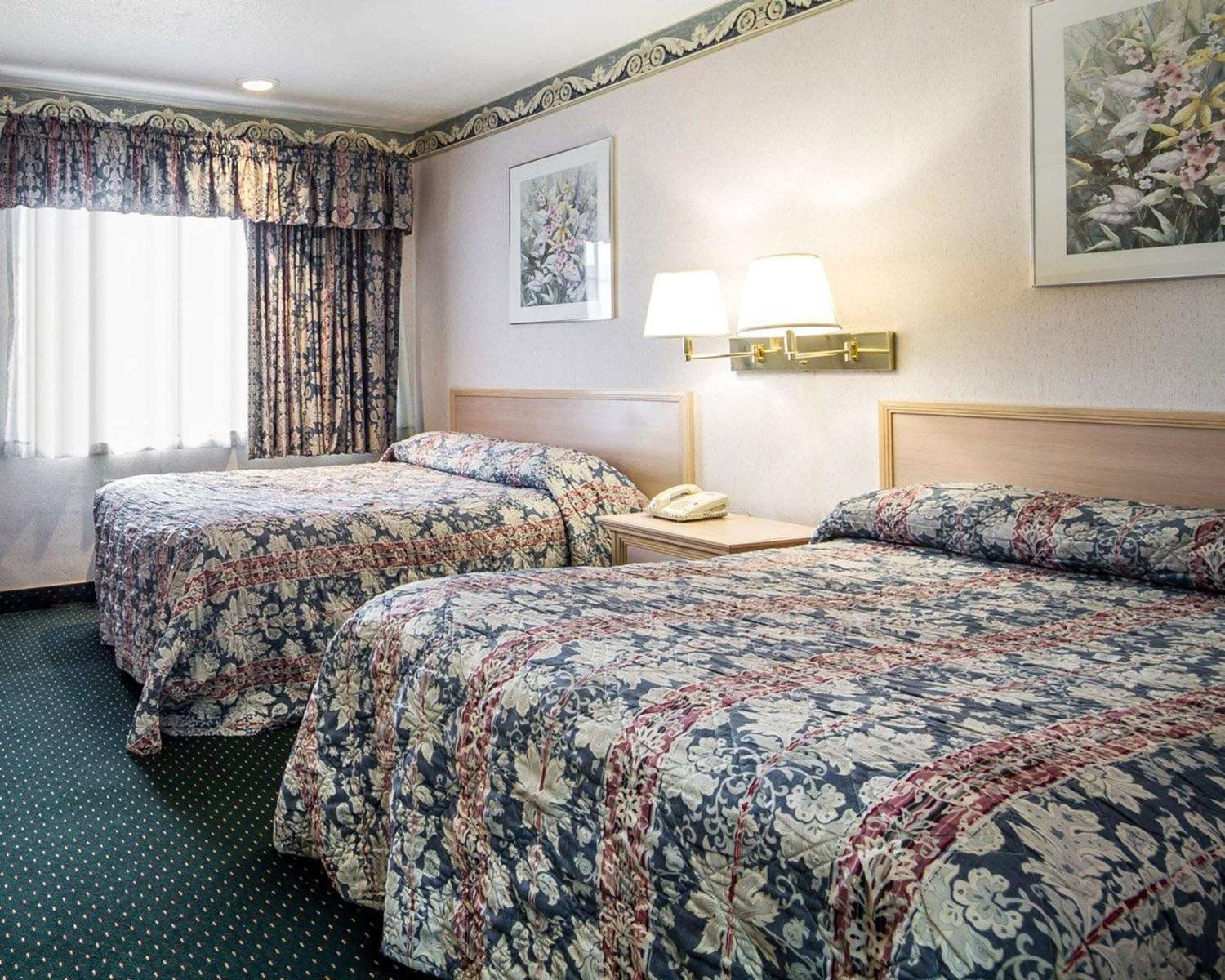 ROOM, 2 DOUBLE BEDS