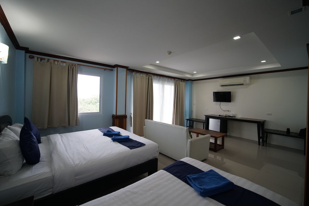 Sea Mountain Khanom Hotel 9/49