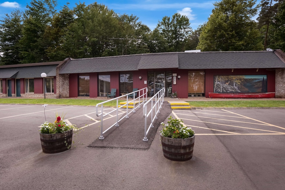 Travelodge by Wyndham Emlenton 35/50