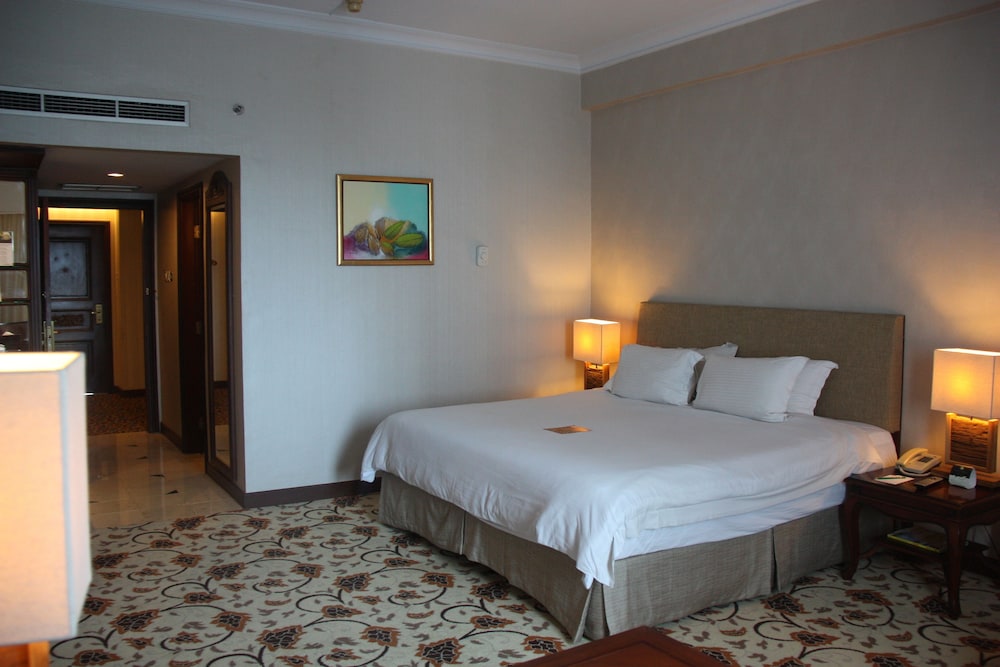 Grand Mercure Maha Cipta Medan Angkasa 12/69