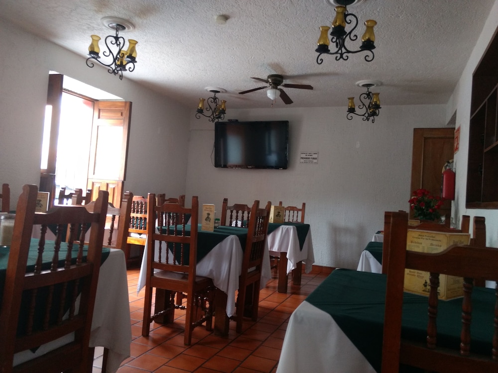 Hotel Don Quijote Plaza 46/58