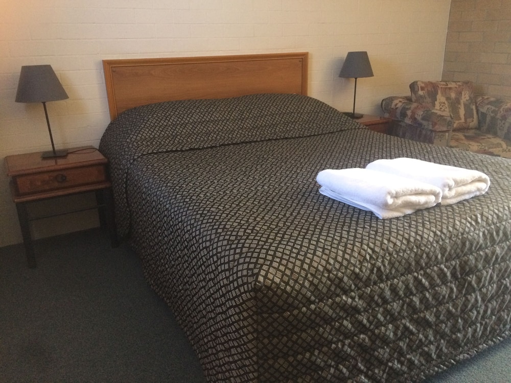 Alexander Motor Inn Moree 10/34