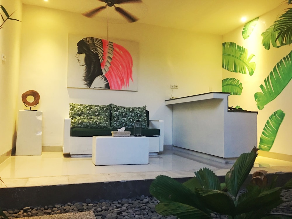 La Belle Villa 7/50
