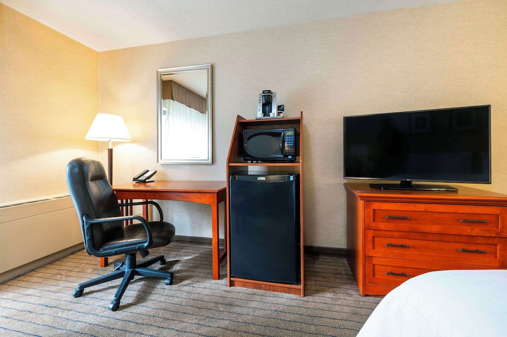 Allure Hotel & Conference Centre 42/50