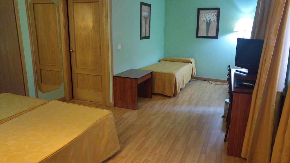 Hotel Cabanas 20/45
