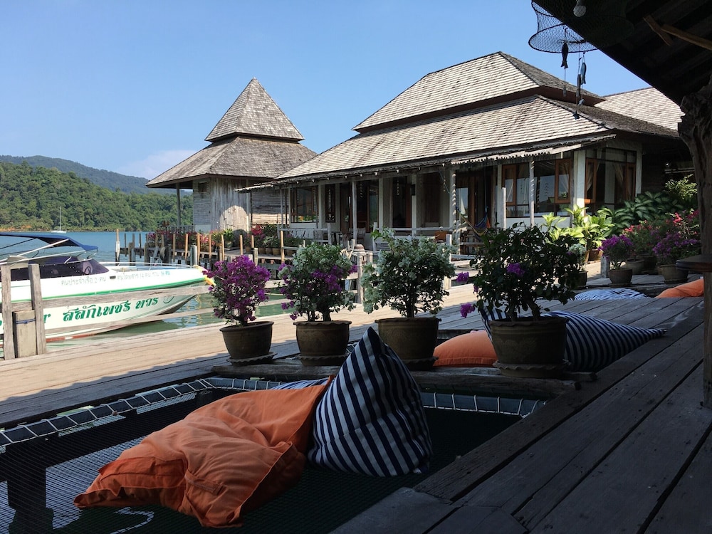Salakphet Resort 7/71