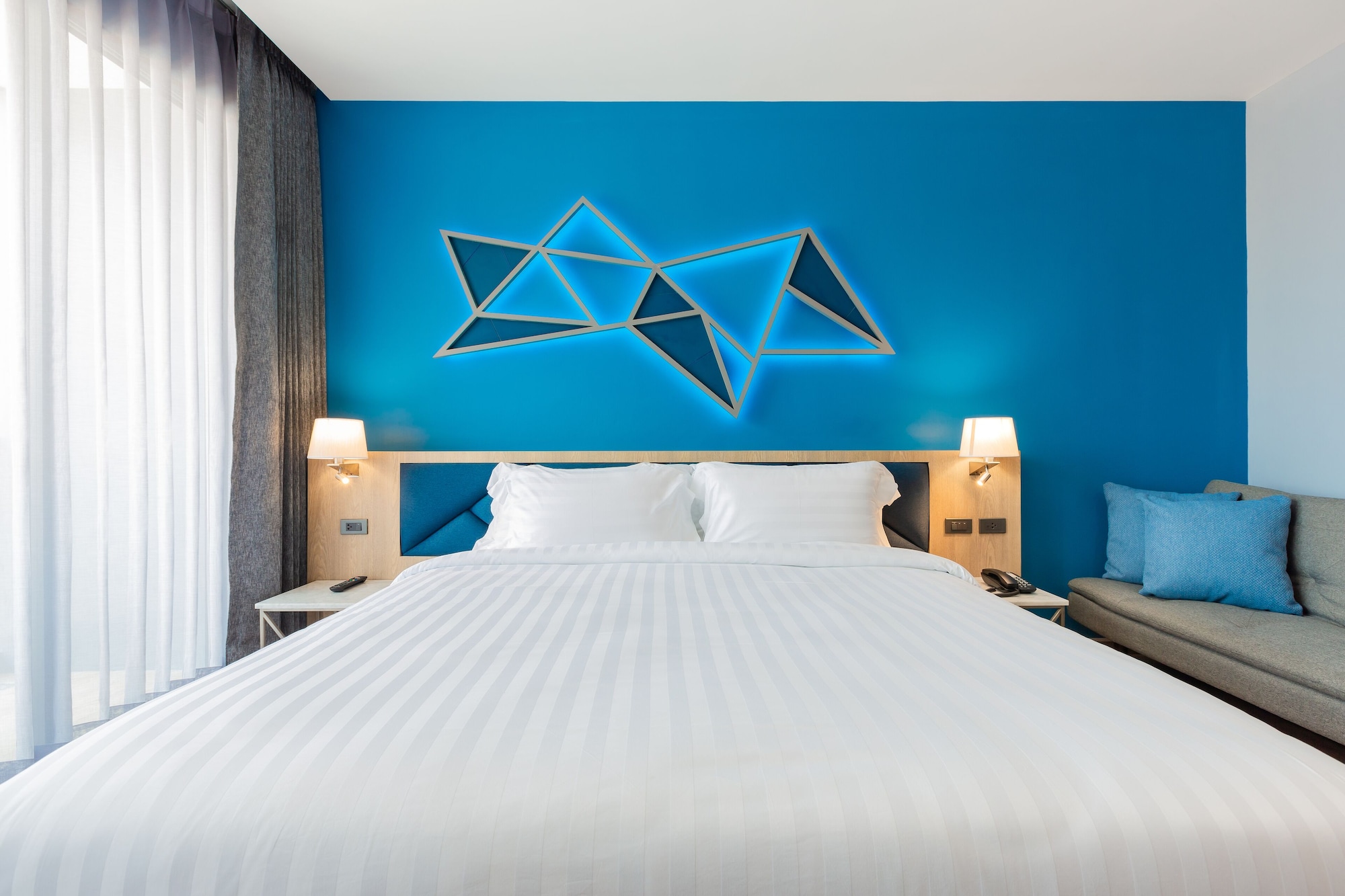 DELUXE, DOUBLE BED, POOL VIEW, BALCONY