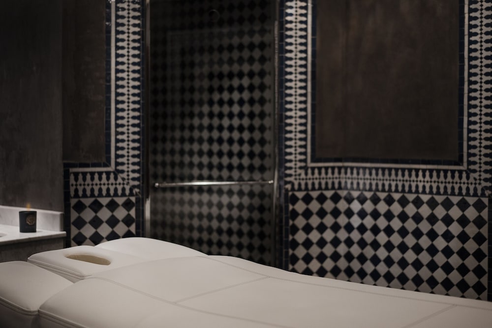 Maison Proust Hotel & Spa 108/111