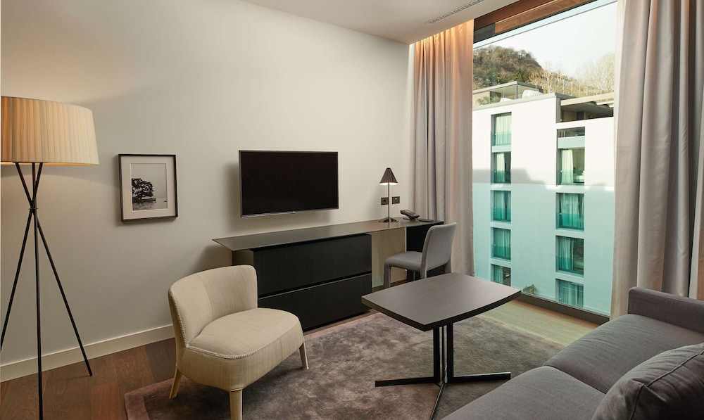 Hilton Lake Como 66/91