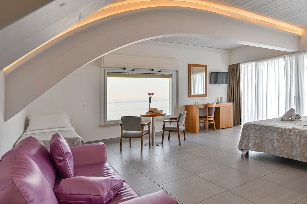 Hotel Adria 40/64