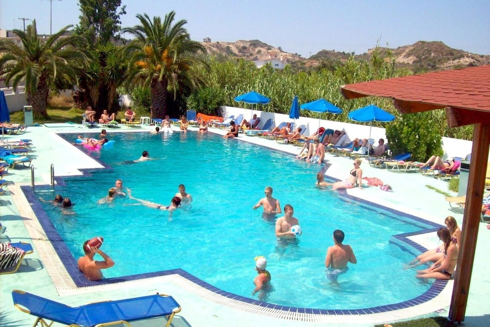 Sotirakis Hotel 34/46