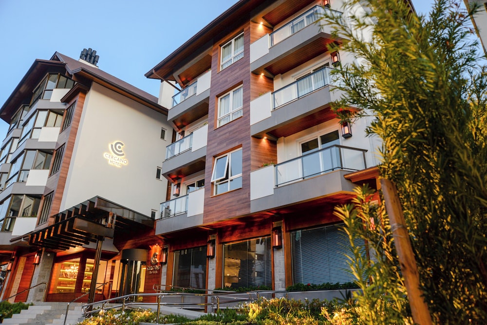 Cercano Hotel 2/72