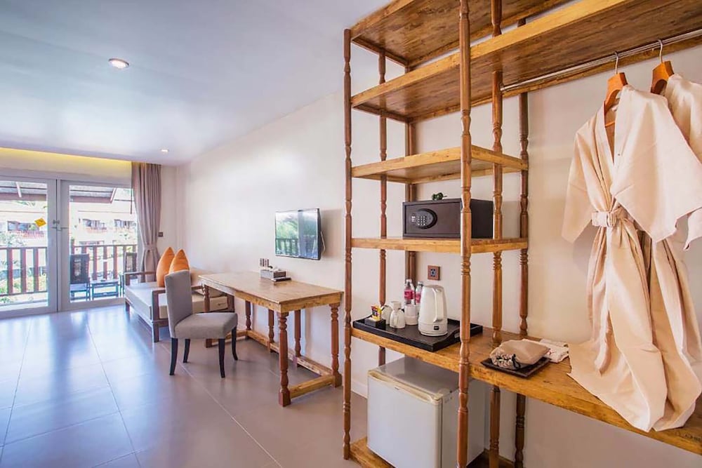 Occidental Bangtao Beach Resort 55/60