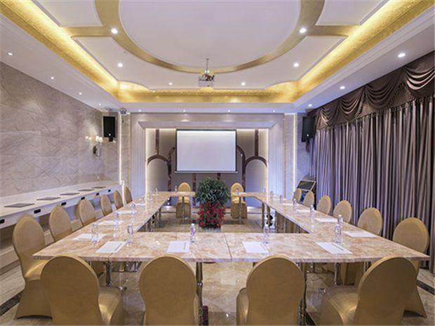 Vienna Hotel (Shenzhen Buji Metro Station) 32/37