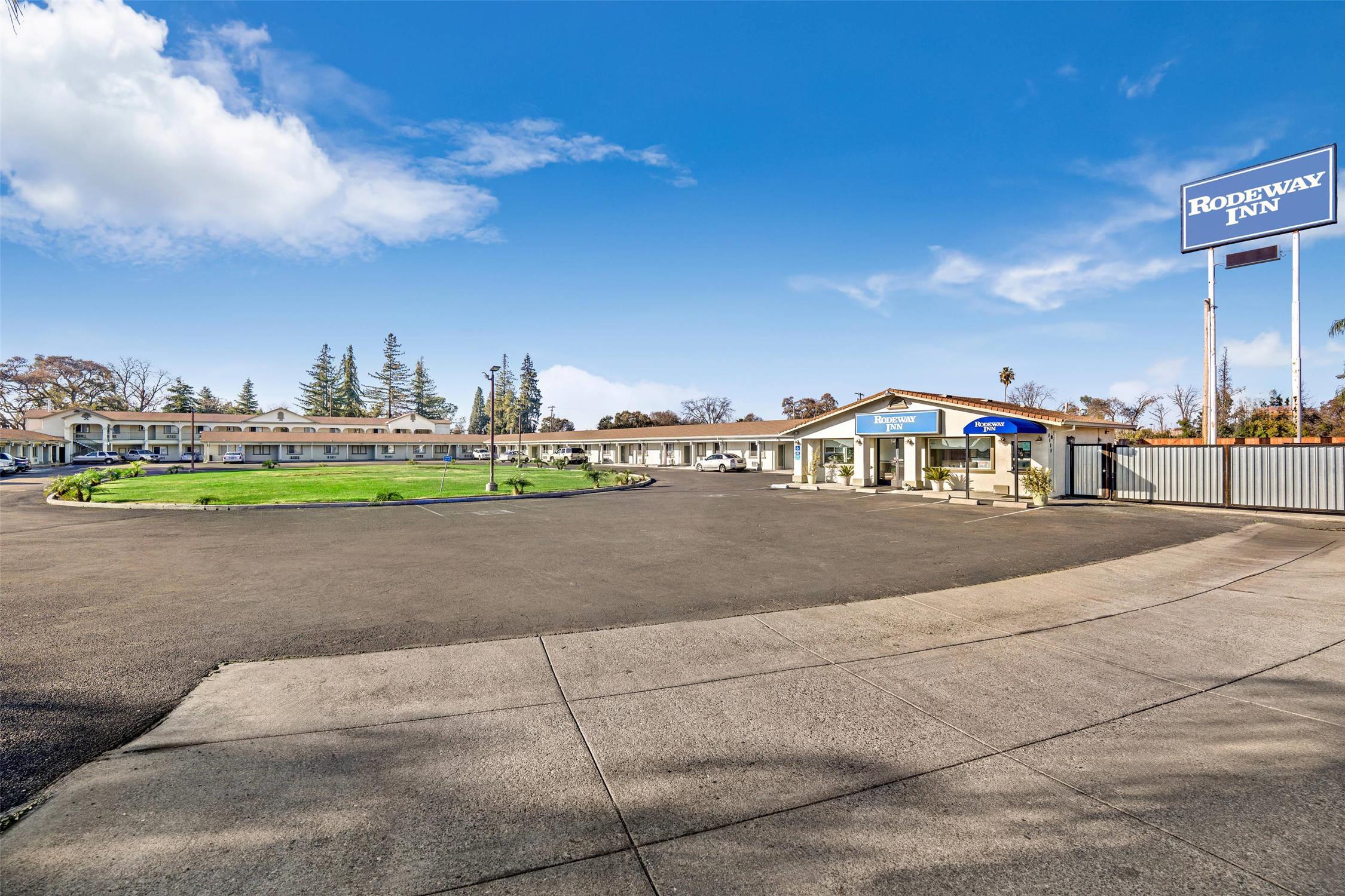 Rodeway Inn Stockton Highway 99 15/17