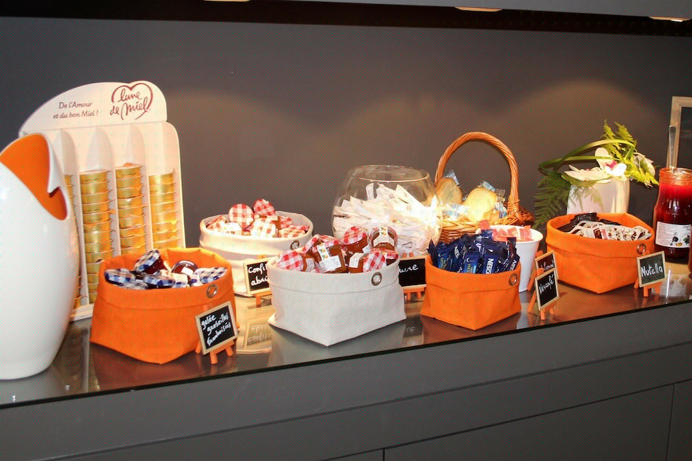 Kyriad Prestige Vannes Centre Palais Des Arts 45/66