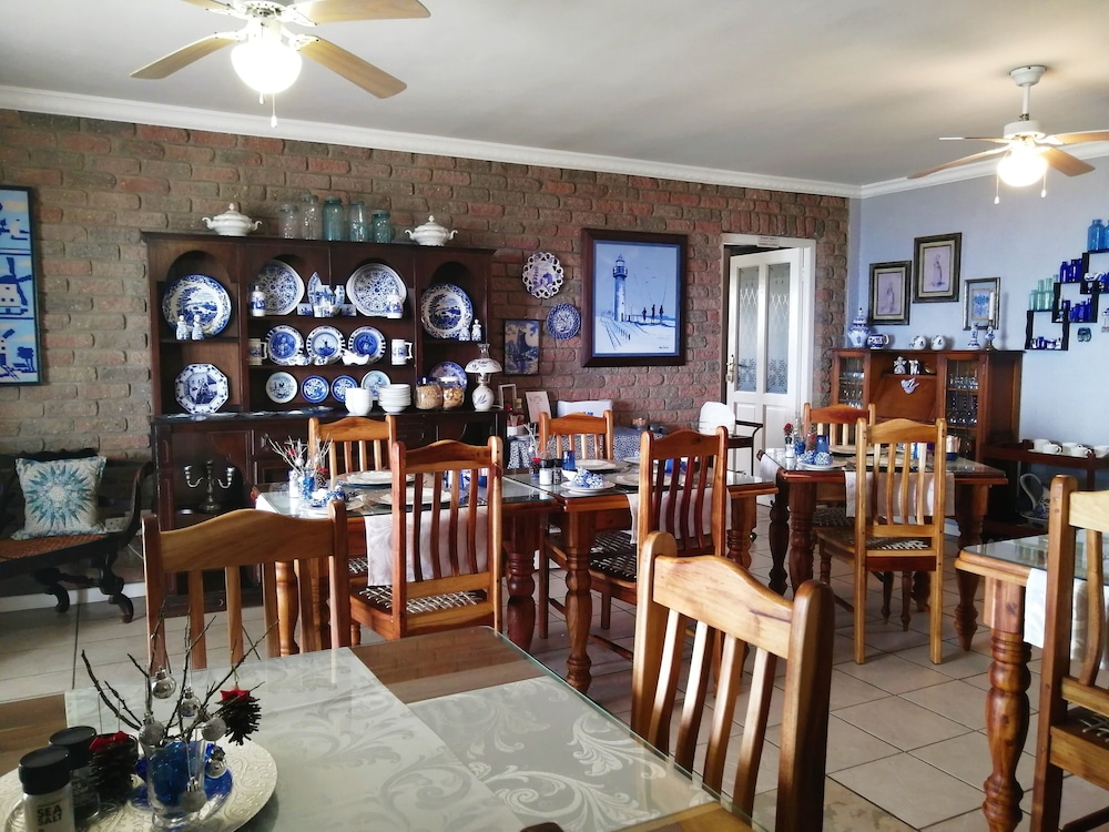 Amzee Bokmakierie Guest House 56/72