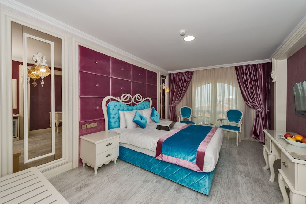 Marnas Hotel 12/45