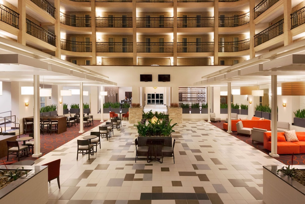 Embassy Suites Baton Rouge 8/47