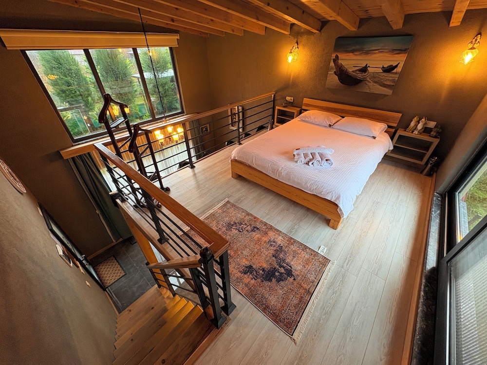 Antik River House 15/48