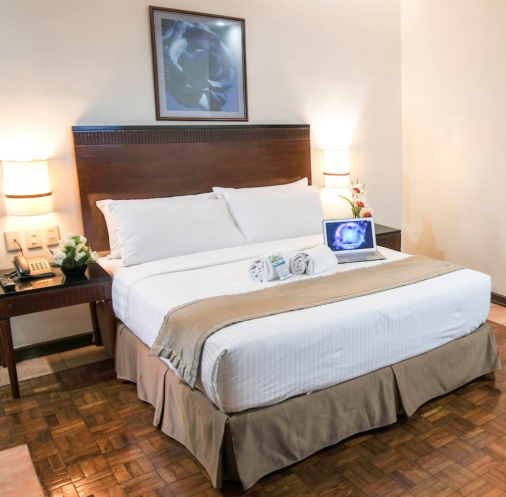 Fersal Hotel P Tuazon Cubao 38/55